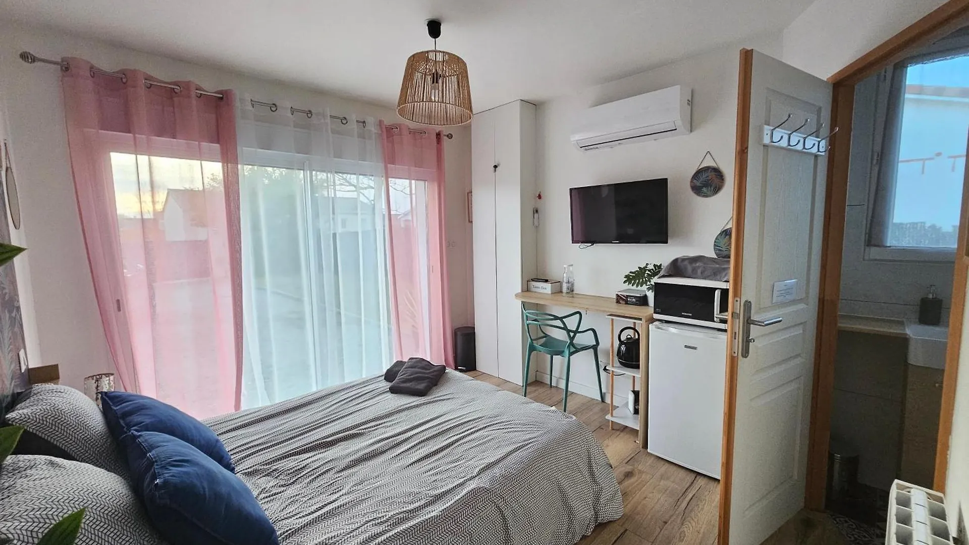 Chambre Independante, Privee Climatisee Avec Parking Montauban France